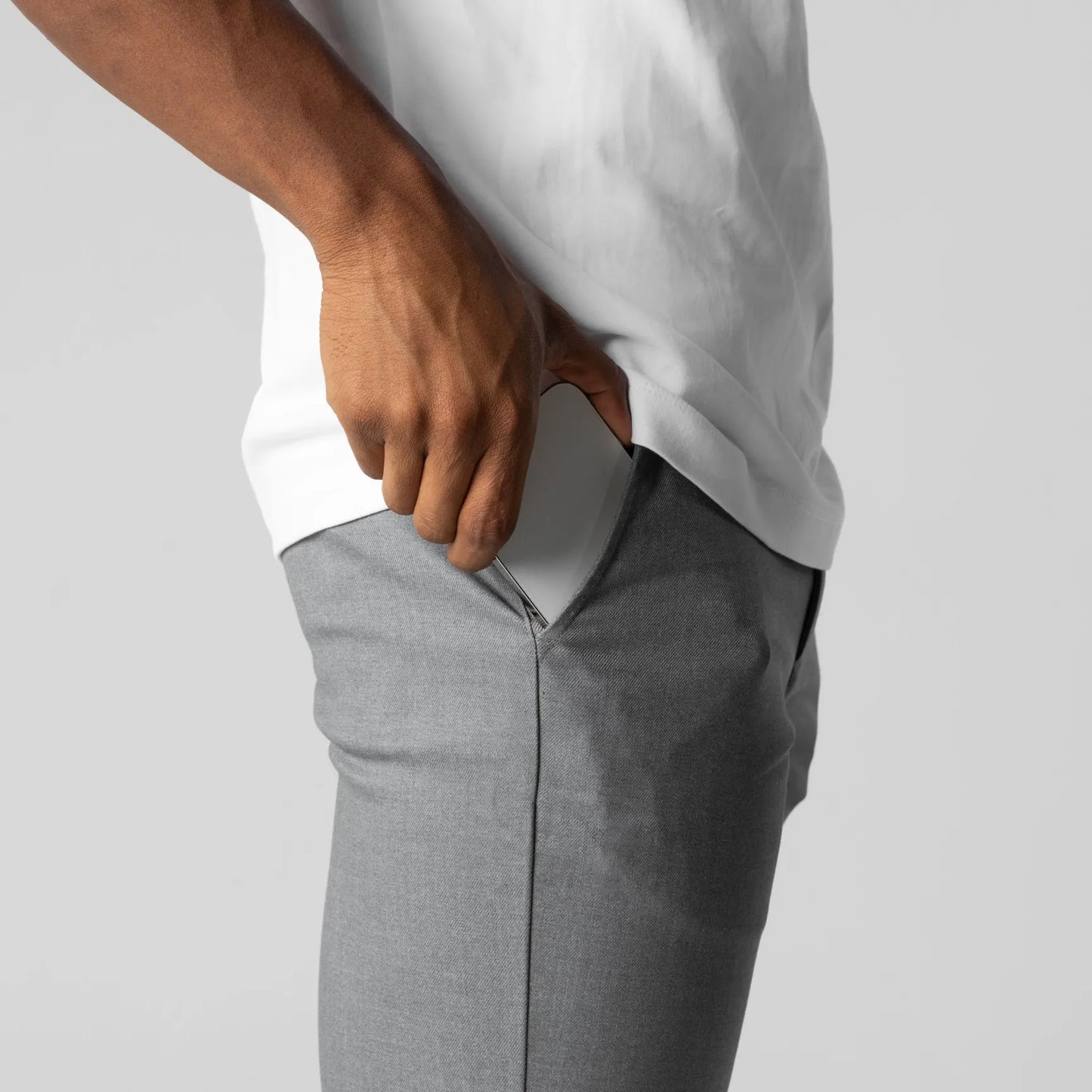 Pantalón Chino Urban™ — gris urbano, elegante y cómodo