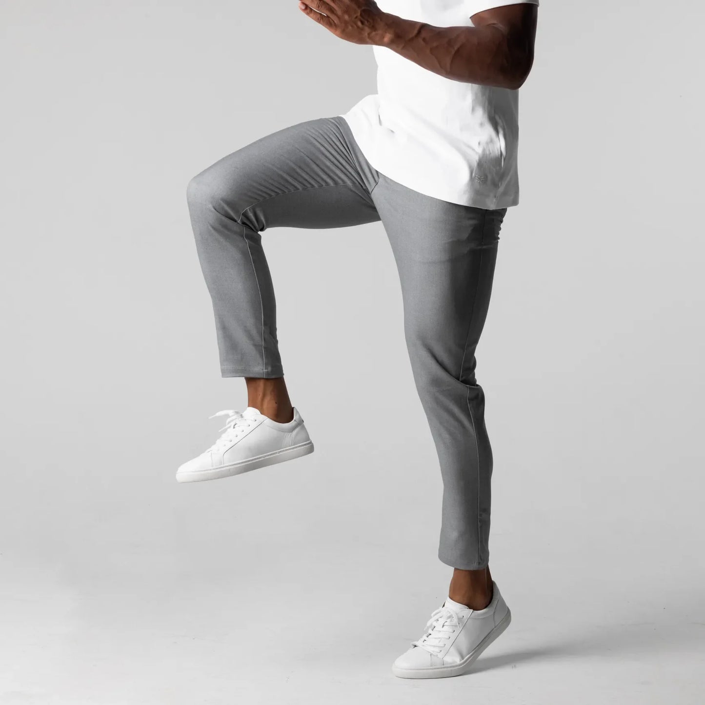 Pantalón Chino Urban™ — gris urbano, elegante y cómodo